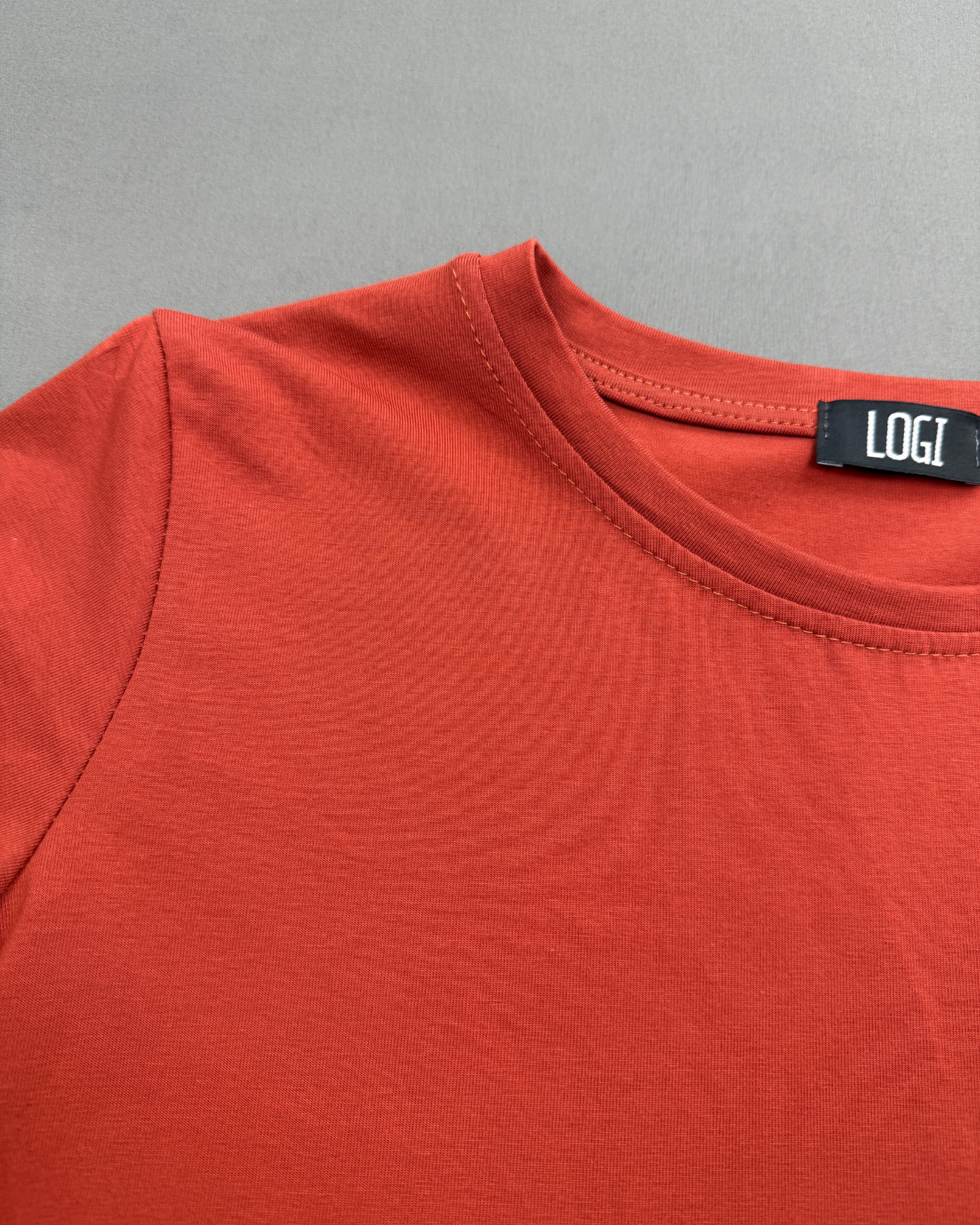 T-SHIRT CROP FONDO ALTO M. CORTA