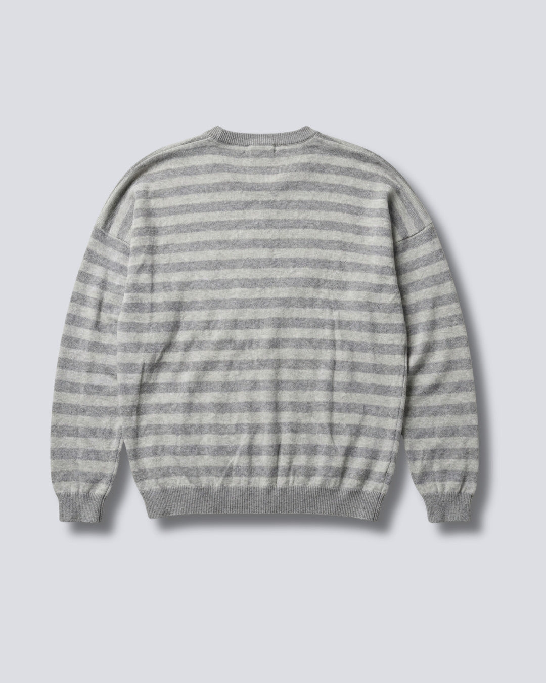 MAGLIA OVER SCOLLO A V A RIGHE