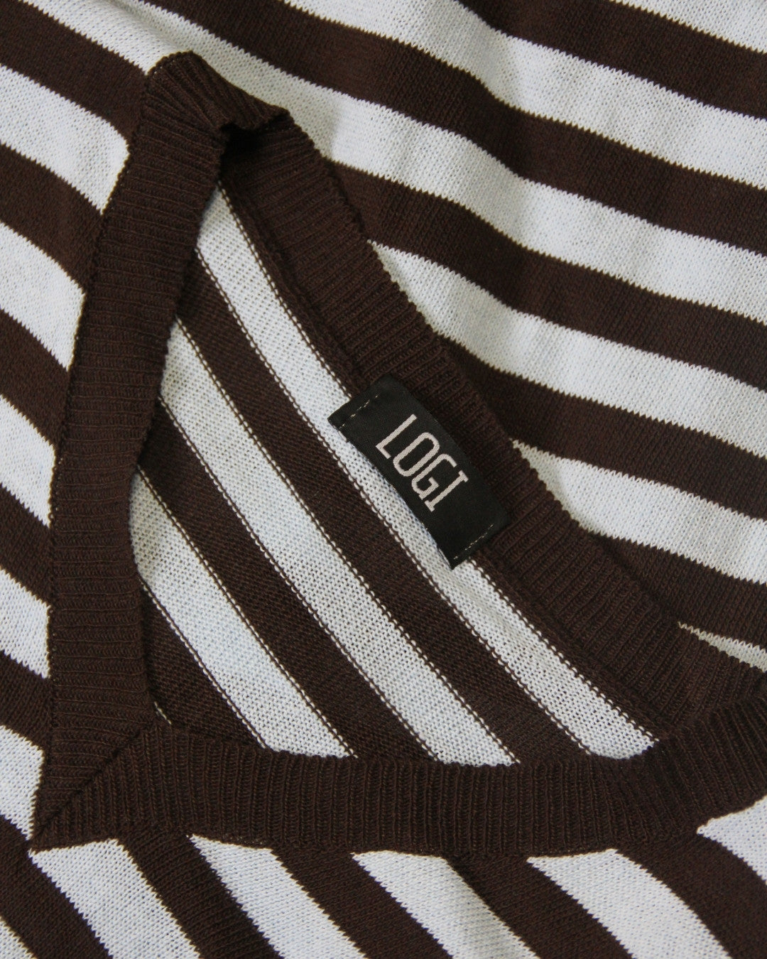 MAGLIA OVER SCOLLO A V A RIGHE