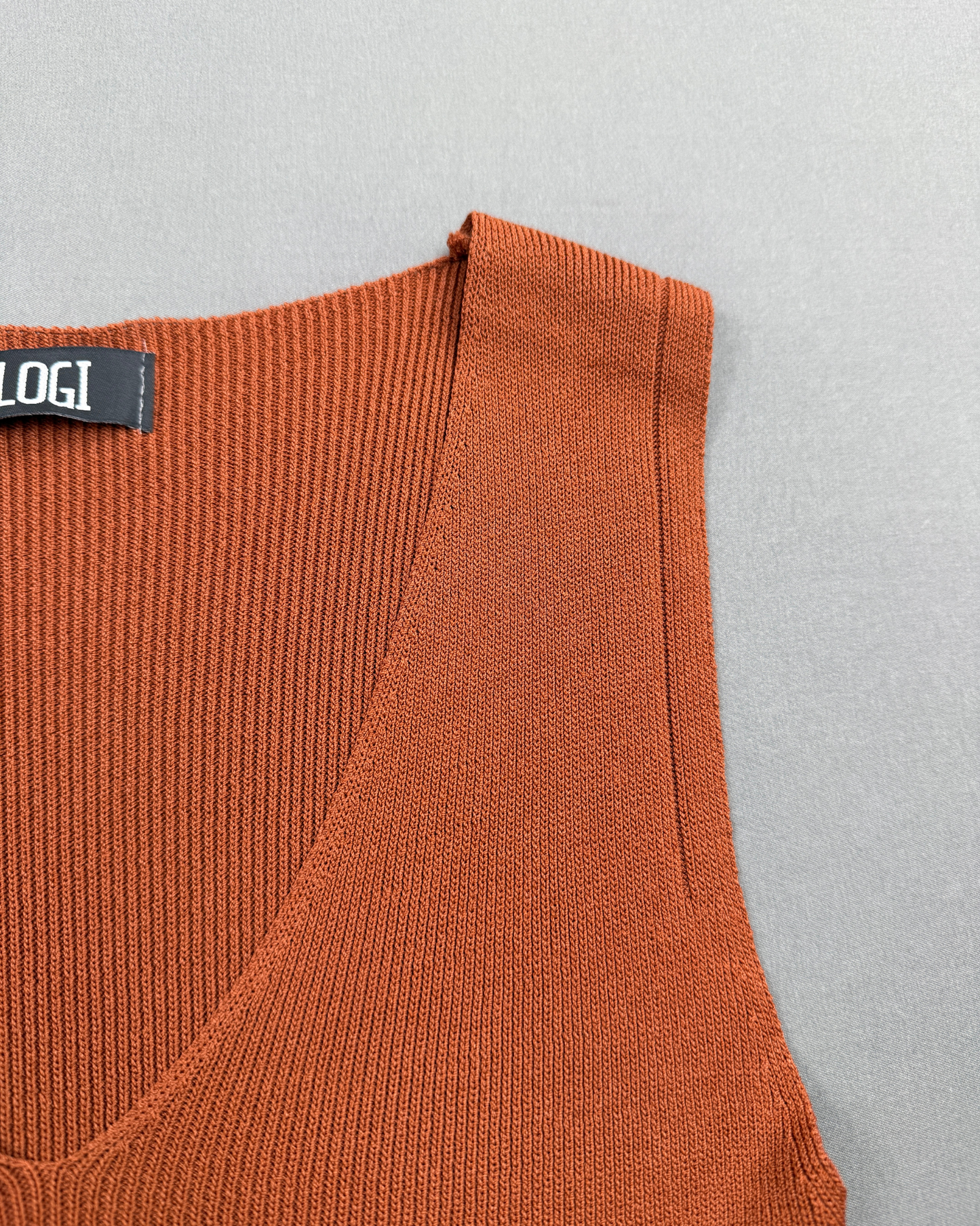 CANOTTA CROP SCOLLO A V