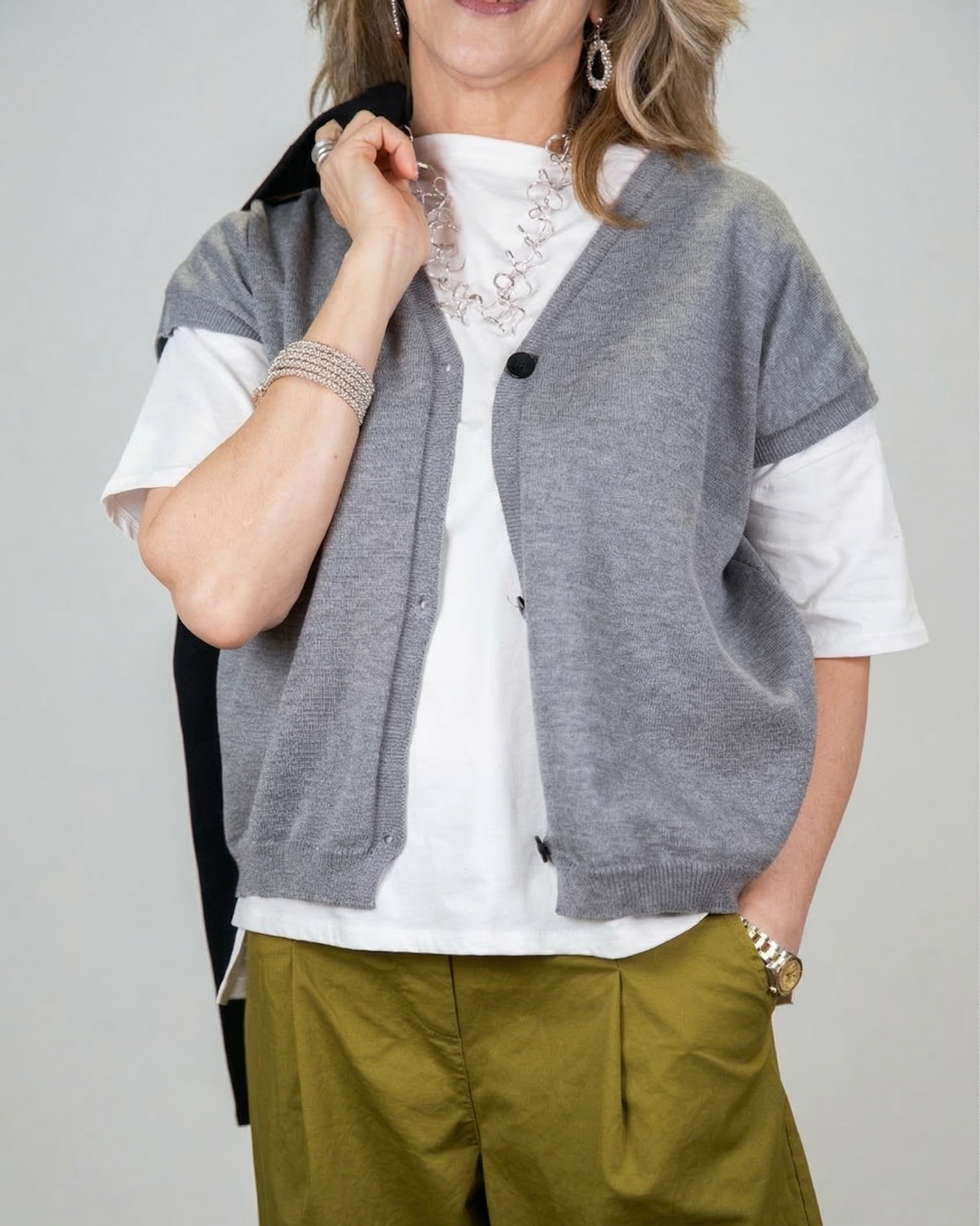 GILET SMANICATO TRE BOTTONI