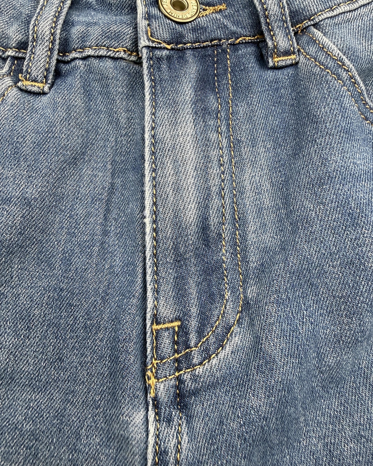 BERMUDA IN JEANS